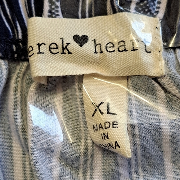 COPY - Derek ❤️ Heart Blue & White Striped Romper    Size XL - Picture 5 of 7